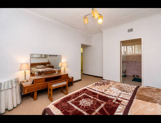 4 BEDROOM FREEHOLD FOR SALE IN BERARIO